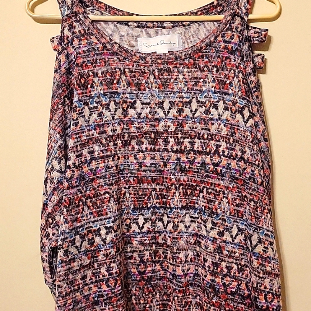 2xl French laundry multi color top